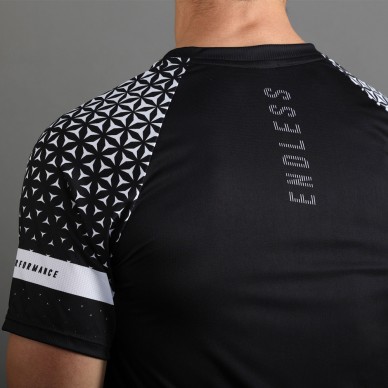 Endless Feisty Geo zwart witte t-shirt
