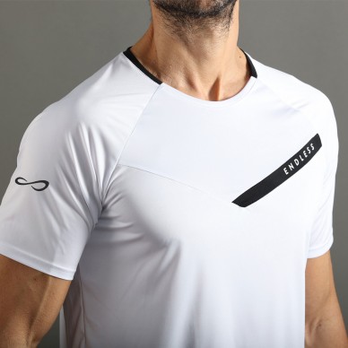 Endless Tracer wit shirt