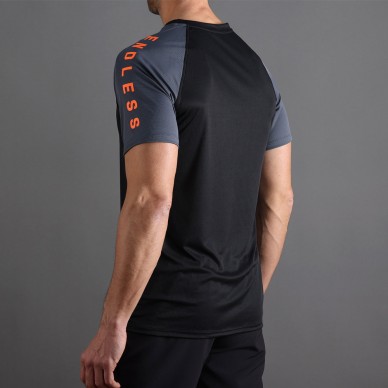 Endless Feisty Iconic T-shirt zwart oranje