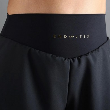 Endless Court zwart short