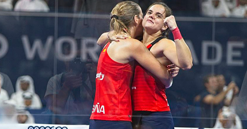 Paula Josemaría en Ariana Sanchez op het Padel Wereldkampioenschap 2021